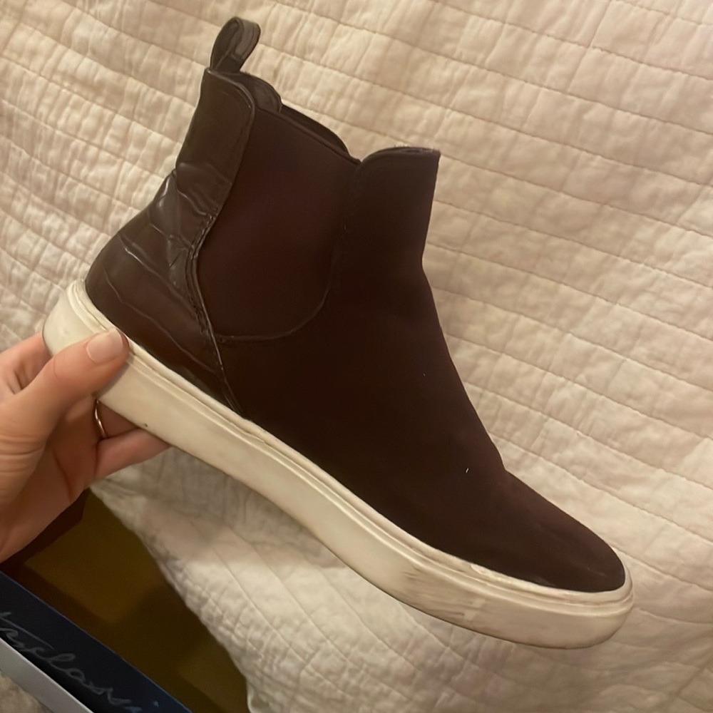 Ankle length sneakers burgundy